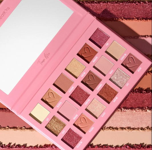 BEAUTY CREATIONS TEASE ME EYESHADOW PALLETTE